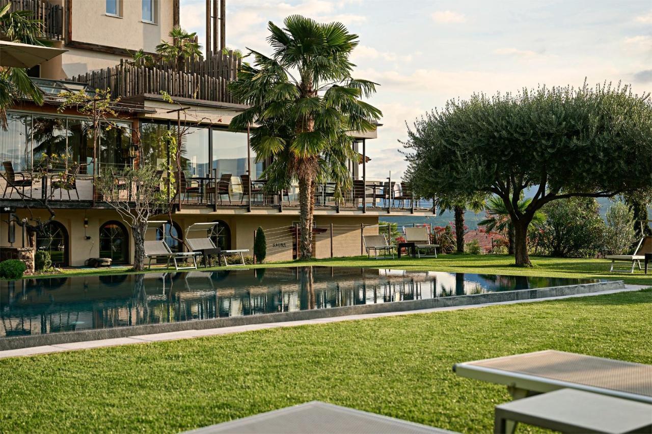 Das Panorama Designhotel Caldaro Exteriör bild