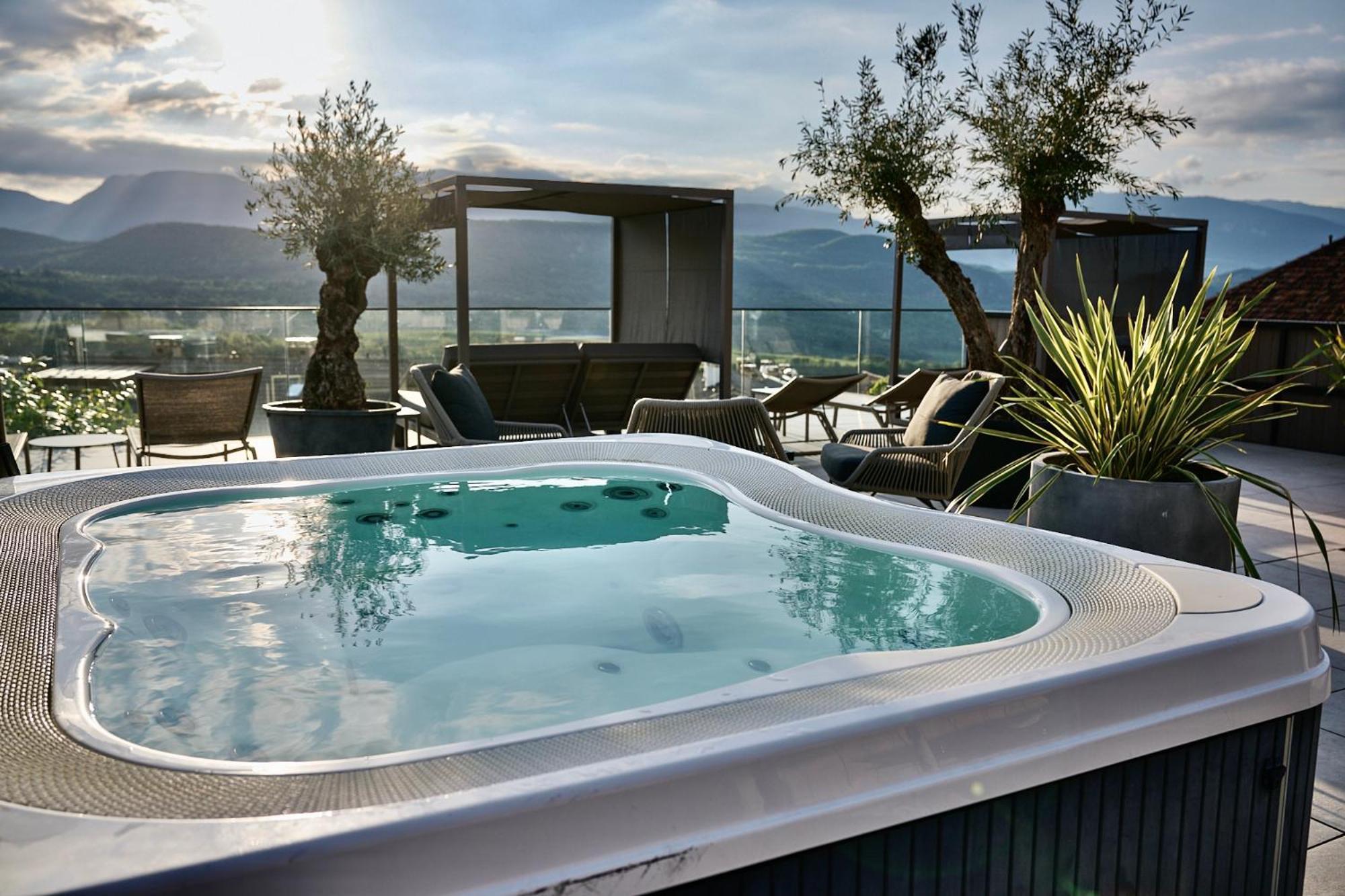 Das Panorama Designhotel Caldaro Exteriör bild