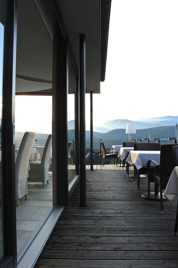 Das Panorama Designhotel Caldaro Exteriör bild